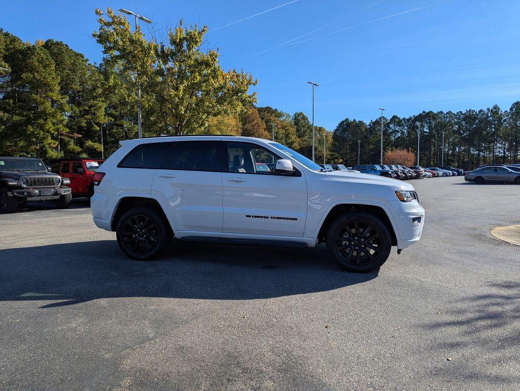 used 2022 Jeep Grand Cherokee car, priced at $28,477