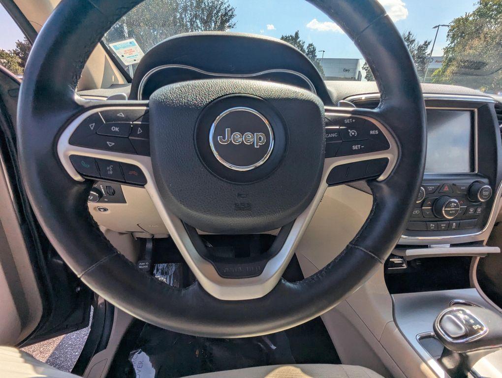 used 2015 Jeep Grand Cherokee car, priced at $10,377