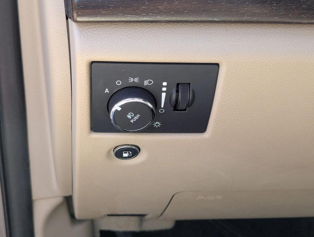used 2015 Jeep Grand Cherokee car, priced at $10,377