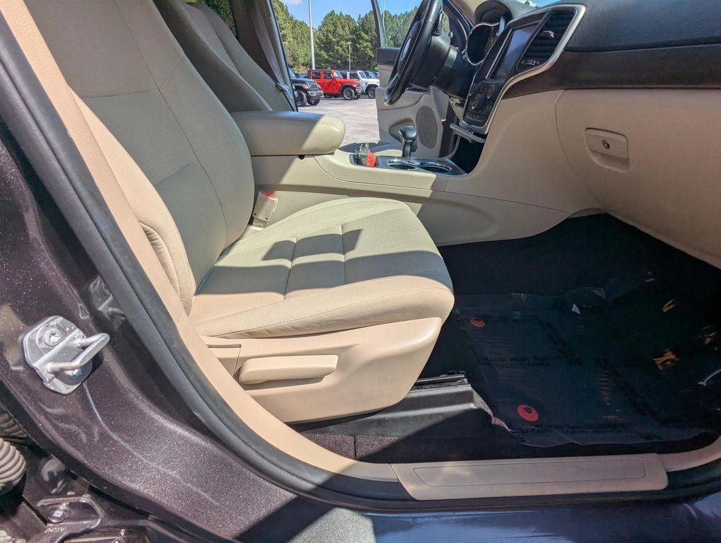 used 2015 Jeep Grand Cherokee car, priced at $10,377
