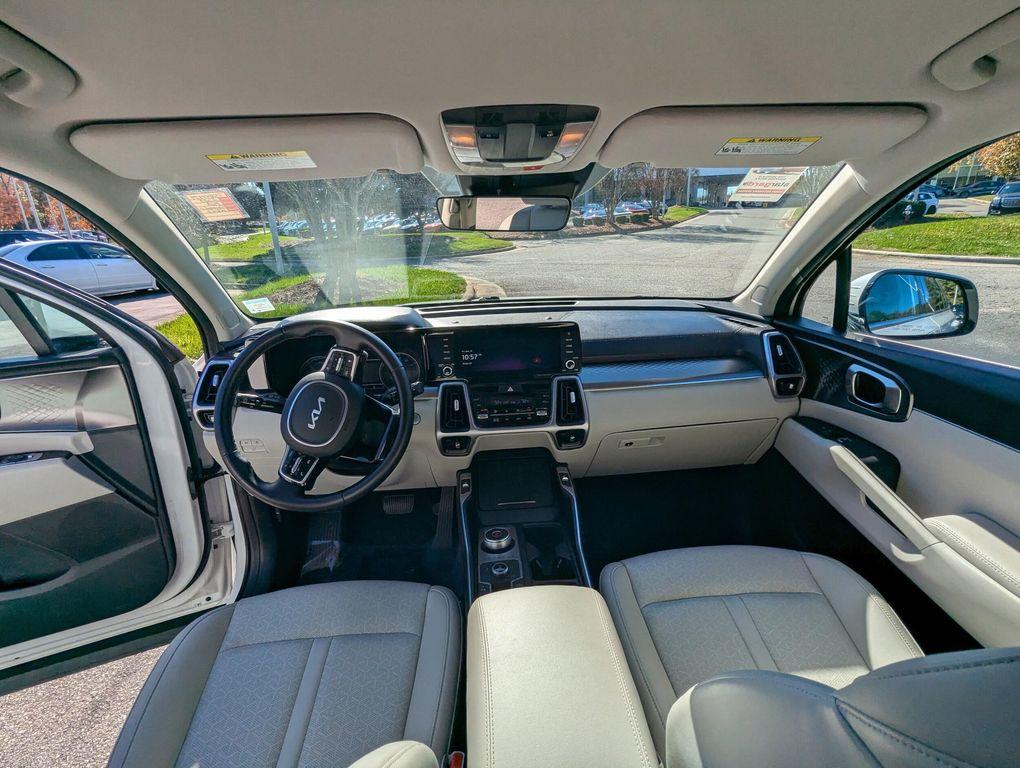 used 2023 Kia Sorento Hybrid car, priced at $30,877