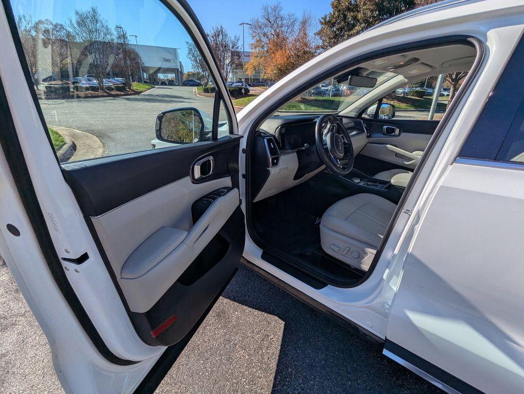 used 2023 Kia Sorento Hybrid car, priced at $30,877