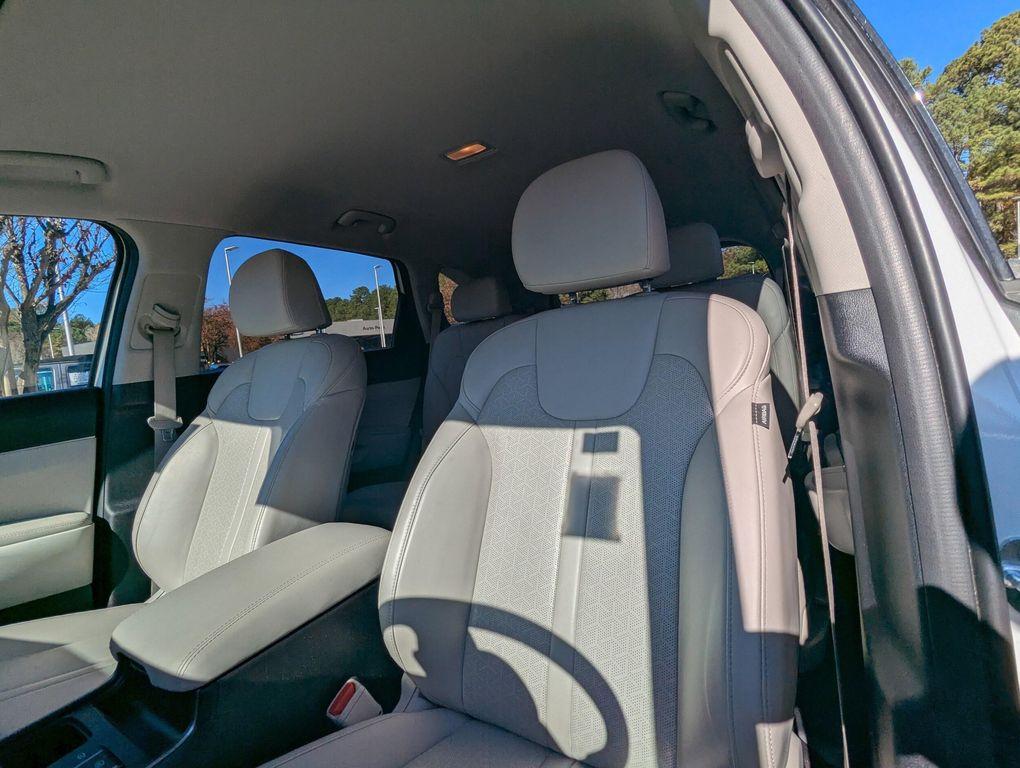 used 2023 Kia Sorento Hybrid car, priced at $30,877