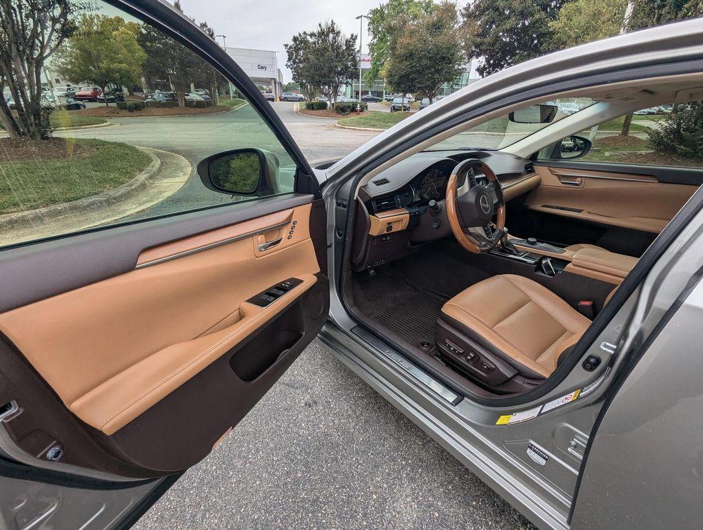 used 2016 Lexus ES 300h car, priced at $18,577