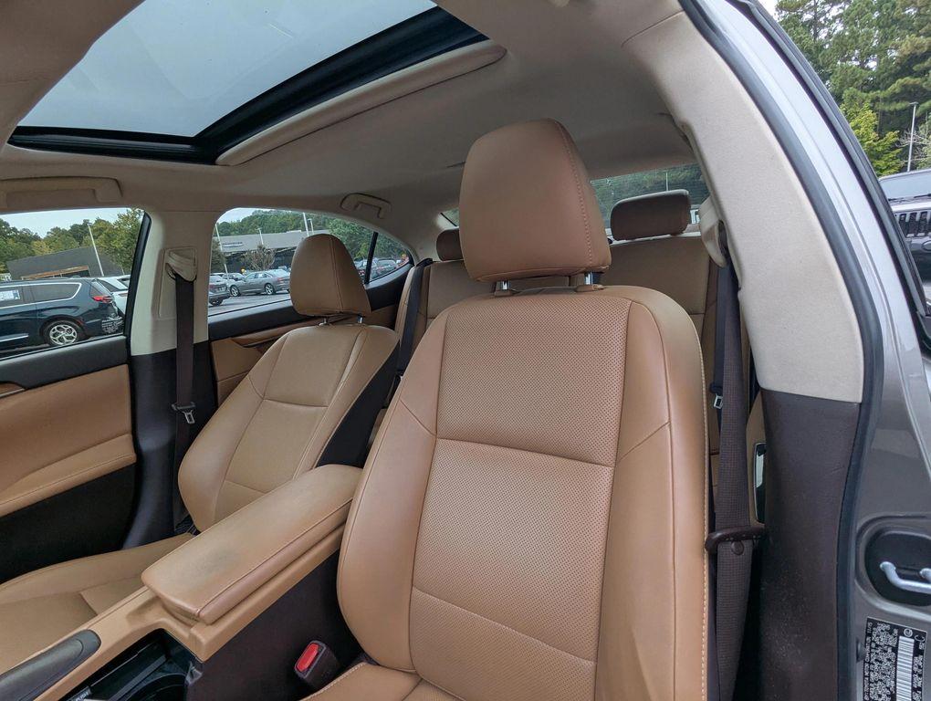 used 2016 Lexus ES 300h car, priced at $18,577