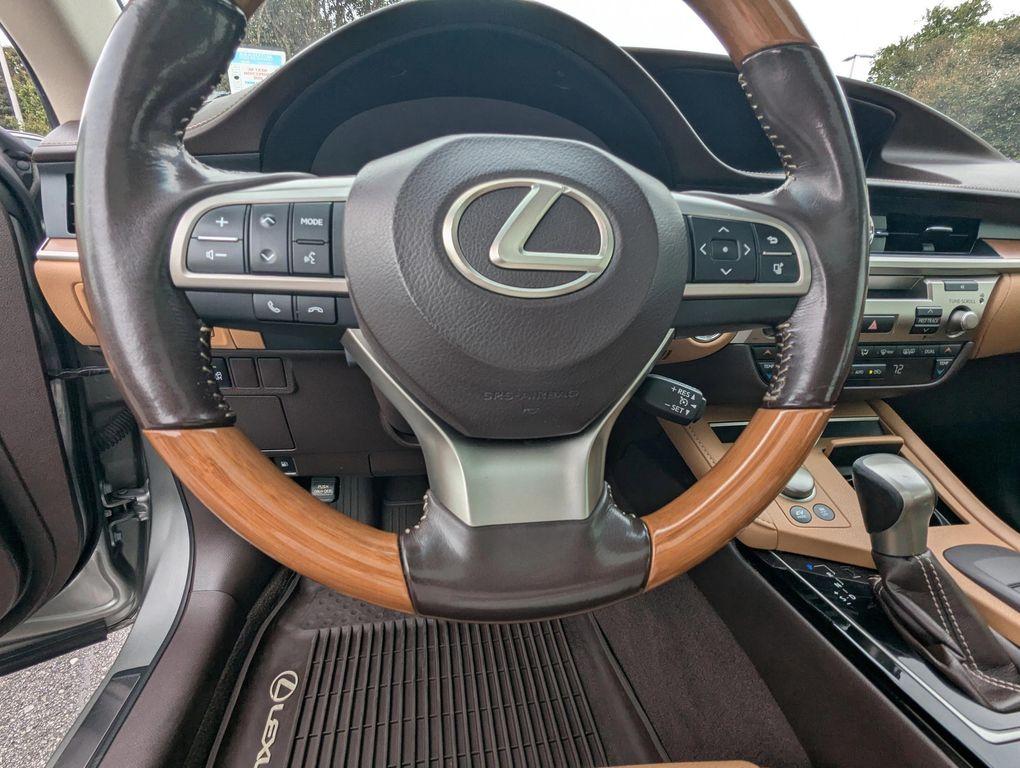 used 2016 Lexus ES 300h car, priced at $18,577