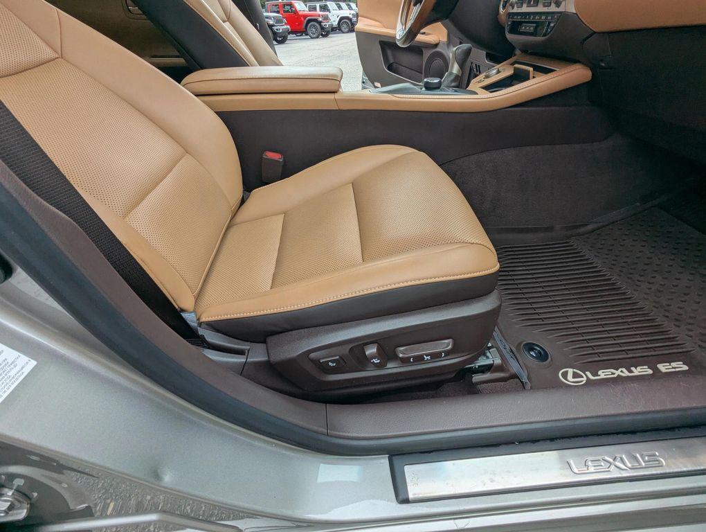 used 2016 Lexus ES 300h car, priced at $18,577