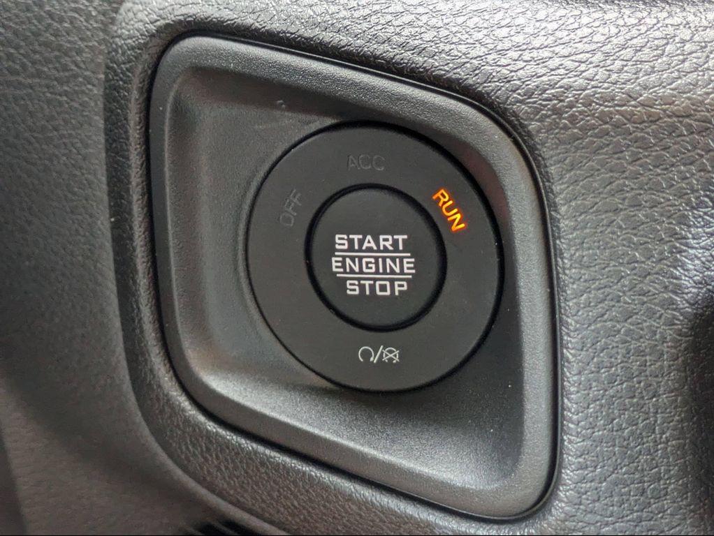 new 2025 Jeep Gladiator car, priced at $43,953