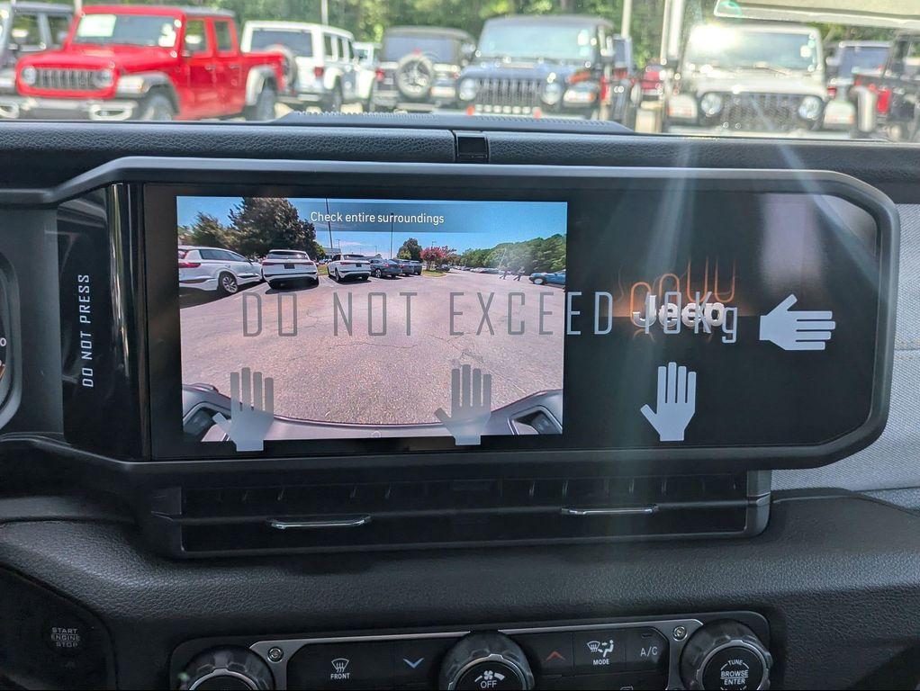 new 2025 Jeep Gladiator car, priced at $43,953