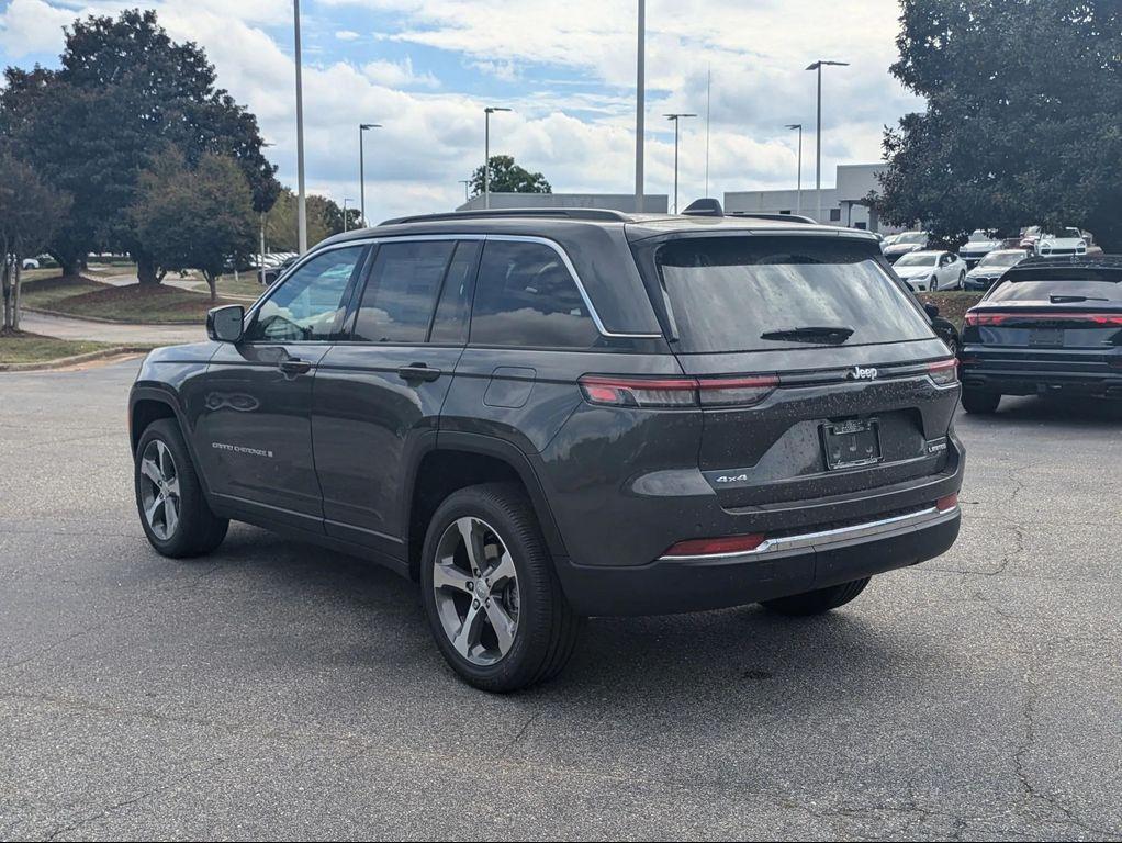 new 2025 Jeep Grand Cherokee car, priced at $48,318