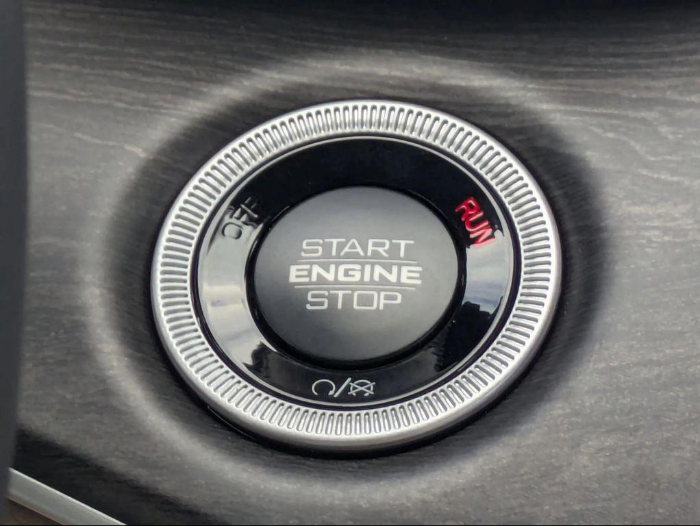 new 2025 Jeep Grand Cherokee car, priced at $48,318