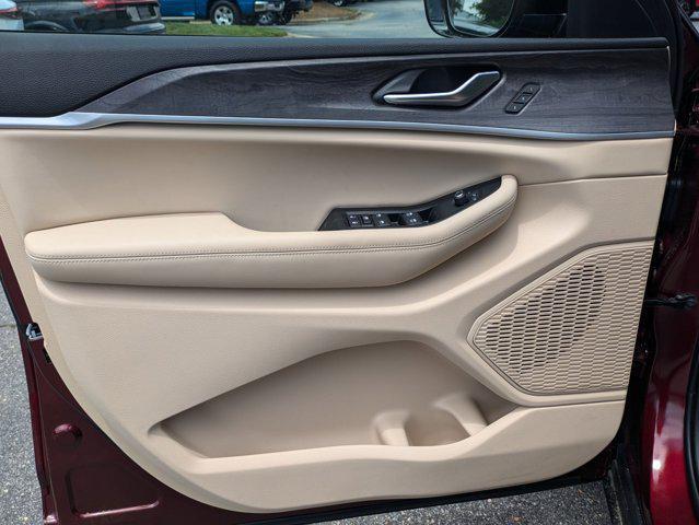 new 2025 Jeep Grand Cherokee car, priced at $43,540