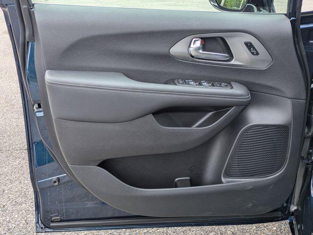 new 2025 Chrysler Pacifica car, priced at $48,064