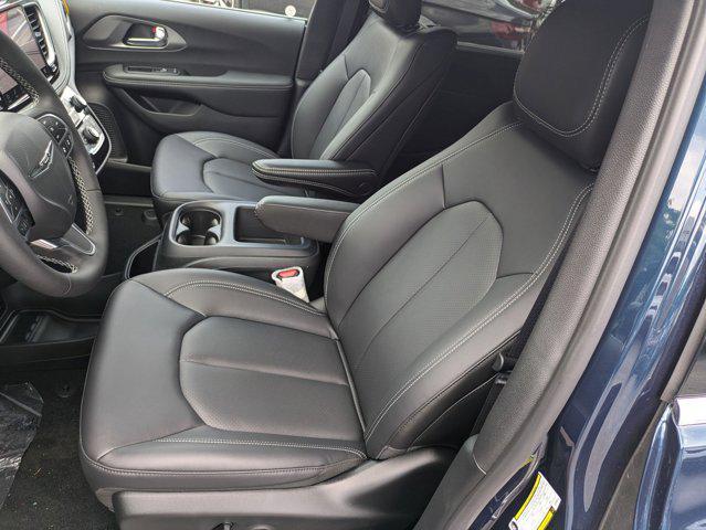 new 2025 Chrysler Pacifica car, priced at $48,064