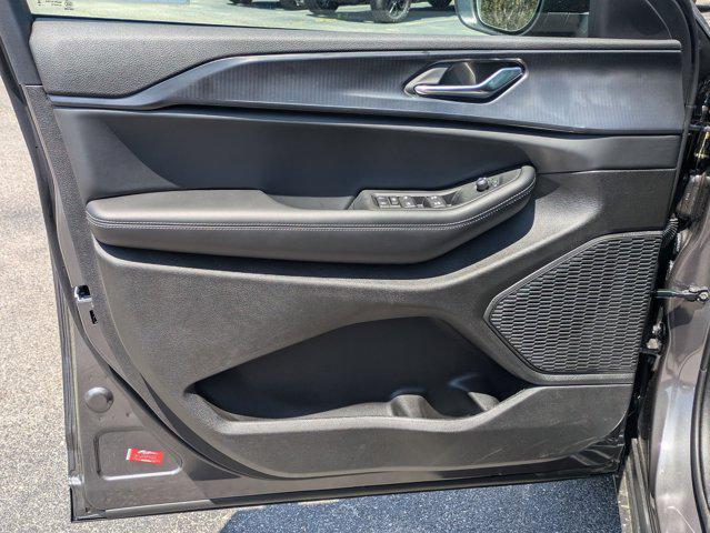 new 2025 Jeep Grand Cherokee L car, priced at $43,192