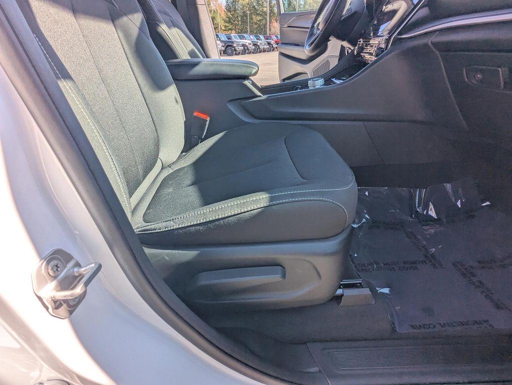 used 2024 Jeep Grand Cherokee L car, priced at $33,877