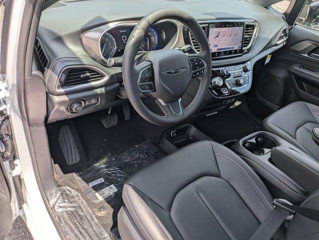 new 2025 Chrysler Pacifica car, priced at $42,478