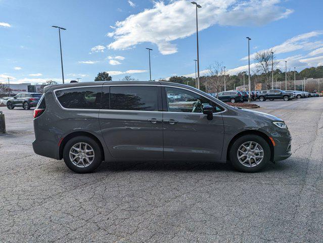 new 2025 Chrysler Pacifica car, priced at $42,258