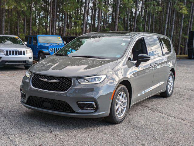 new 2025 Chrysler Pacifica car, priced at $42,258