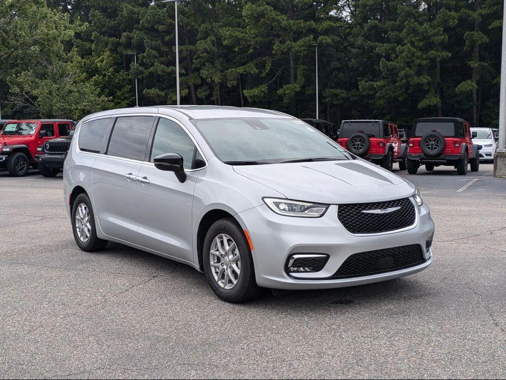 new 2026 Chrysler Pacifica car, priced at $41,346