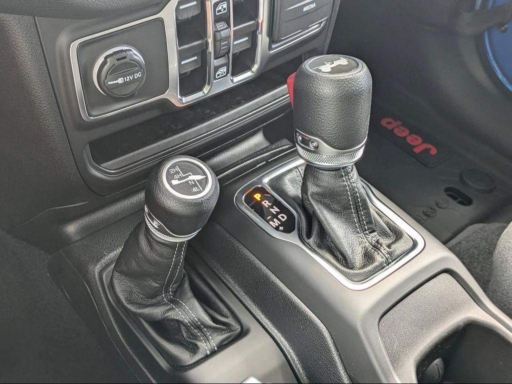 new 2025 Jeep Wrangler car, priced at $47,362