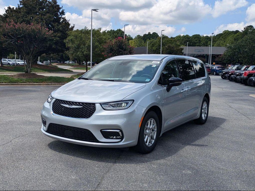 new 2026 Chrysler Pacifica car, priced at $41,095