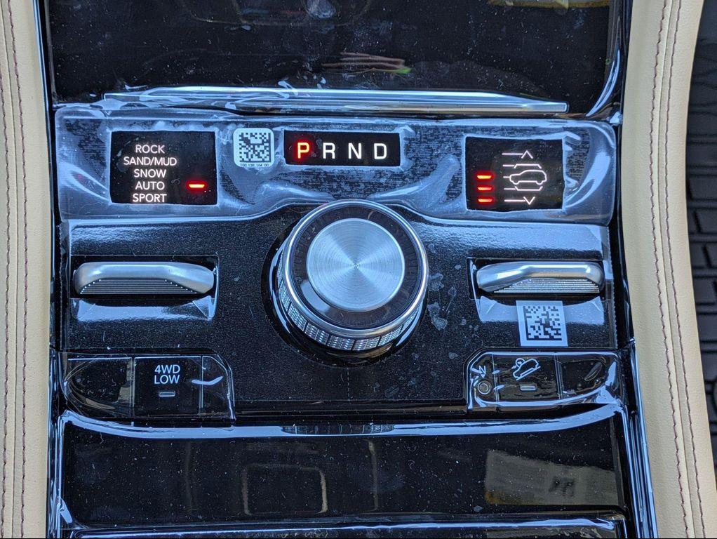 new 2025 Jeep Grand Cherokee car, priced at $67,572