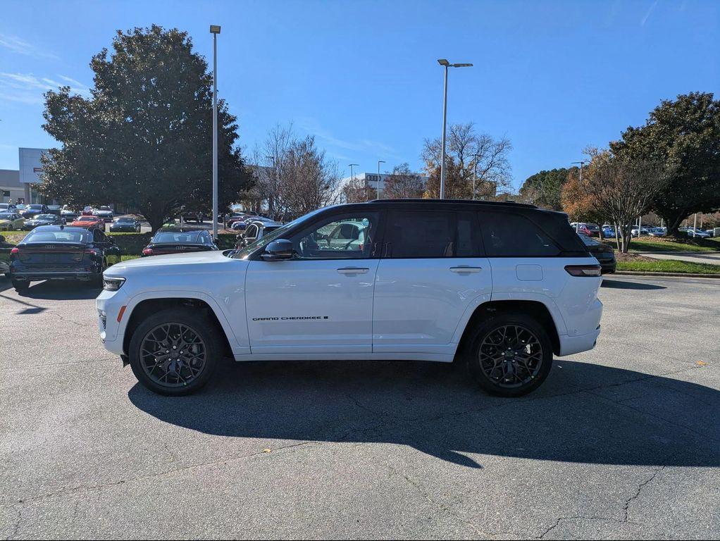new 2025 Jeep Grand Cherokee car, priced at $67,572