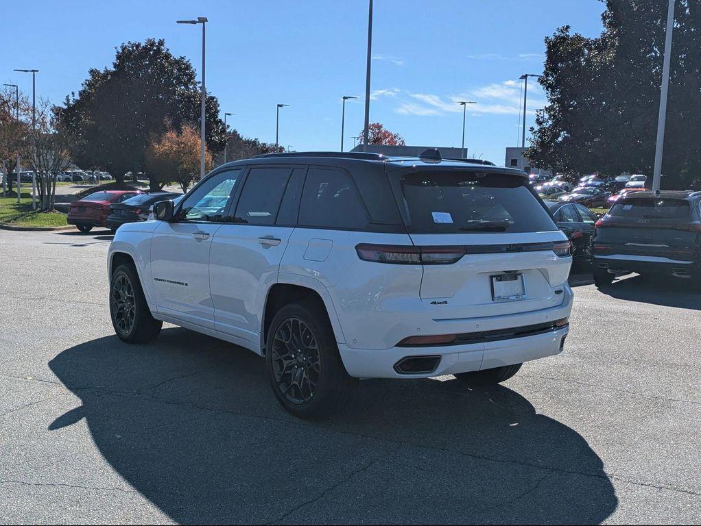 new 2025 Jeep Grand Cherokee car, priced at $67,572