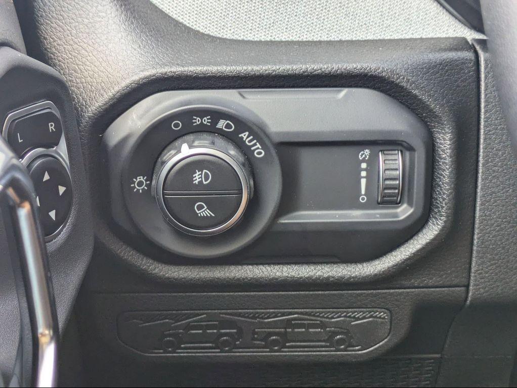 new 2025 Jeep Gladiator car, priced at $44,671