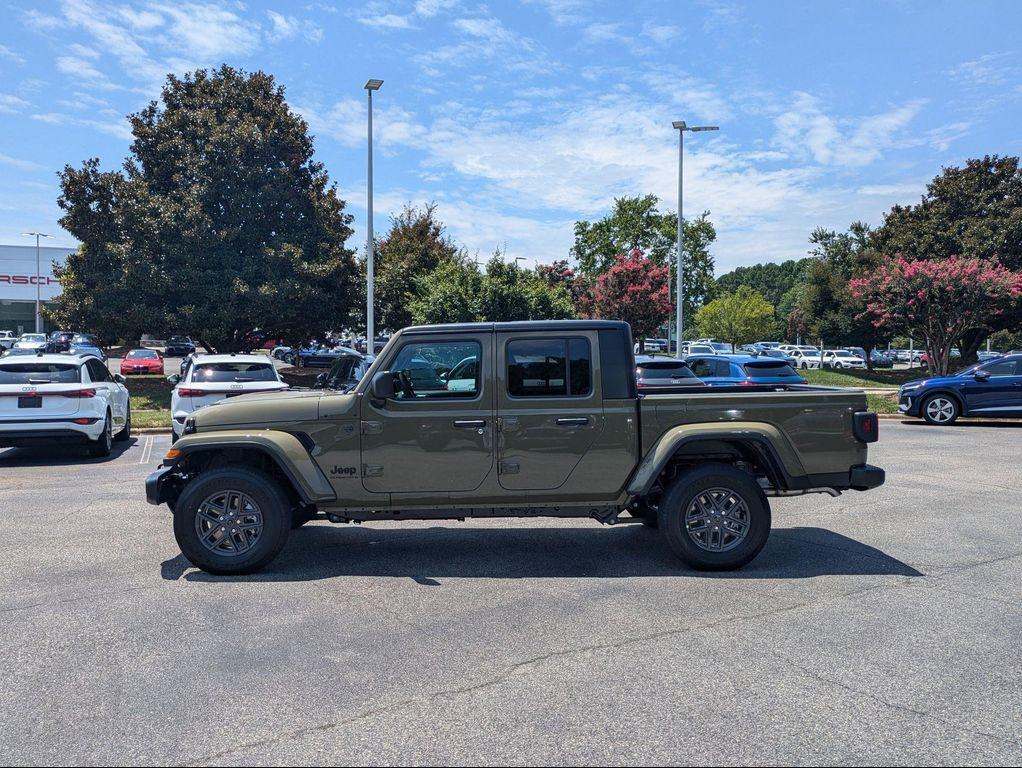 new 2025 Jeep Gladiator car, priced at $44,671