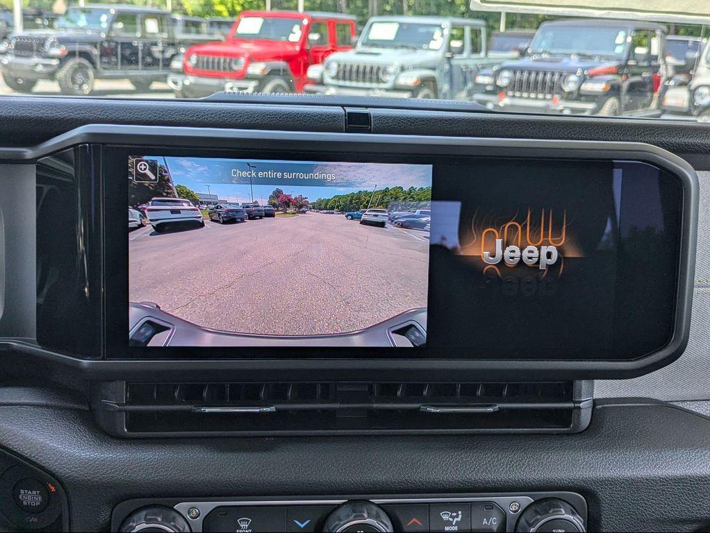 new 2025 Jeep Gladiator car, priced at $44,671