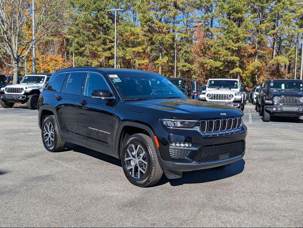 new 2025 Jeep Grand Cherokee car, priced at $47,043