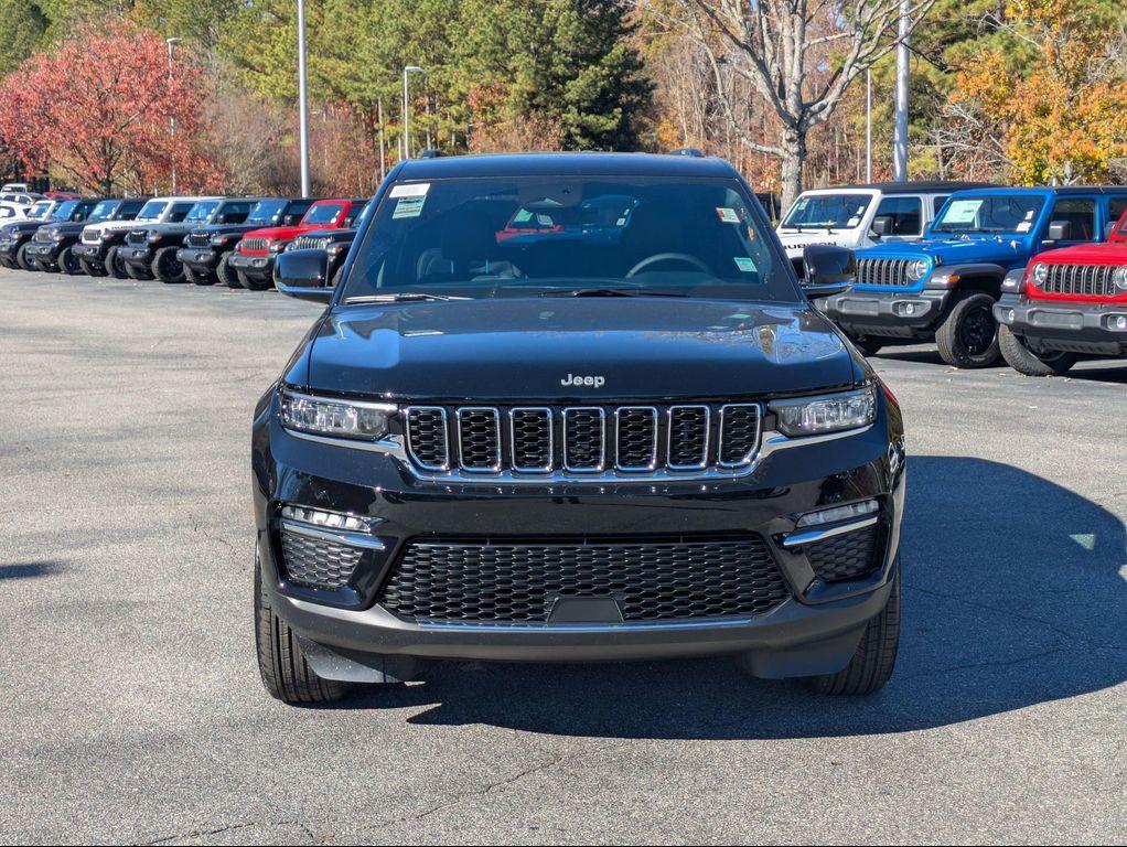 new 2025 Jeep Grand Cherokee car, priced at $47,043