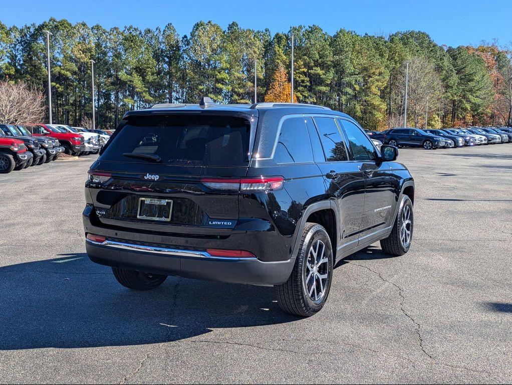 new 2025 Jeep Grand Cherokee car, priced at $47,043