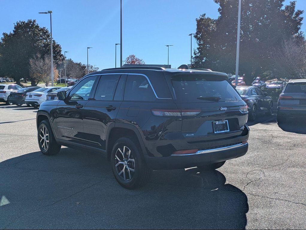 new 2025 Jeep Grand Cherokee car, priced at $47,043