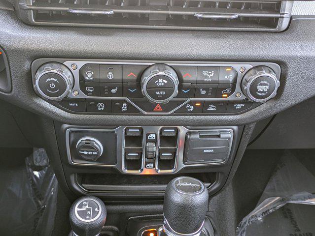 new 2025 Jeep Gladiator car, priced at $47,318