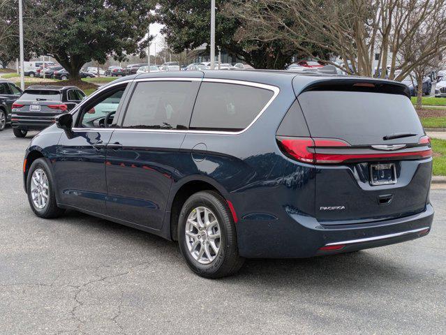 new 2025 Chrysler Pacifica car, priced at $43,372