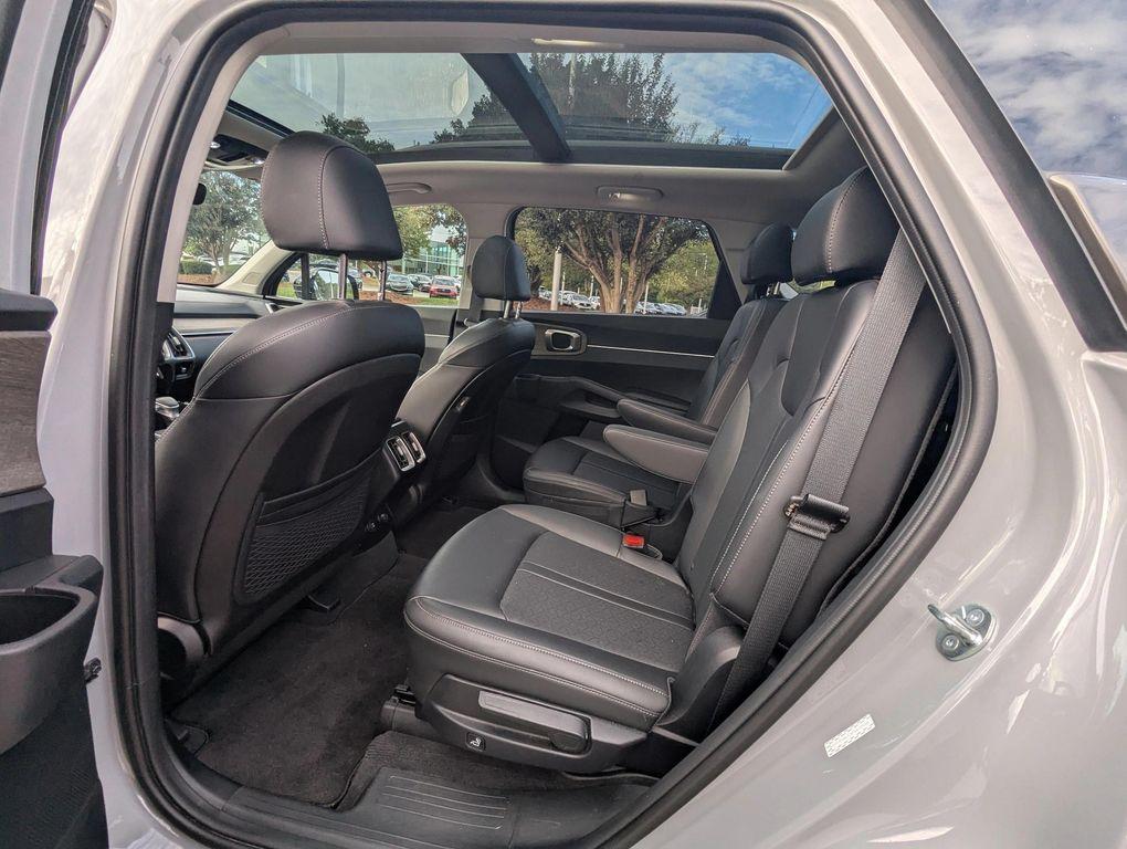 used 2023 Kia Sorento car, priced at $30,777