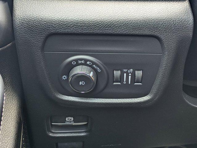 new 2025 Jeep Grand Cherokee car, priced at $50,977