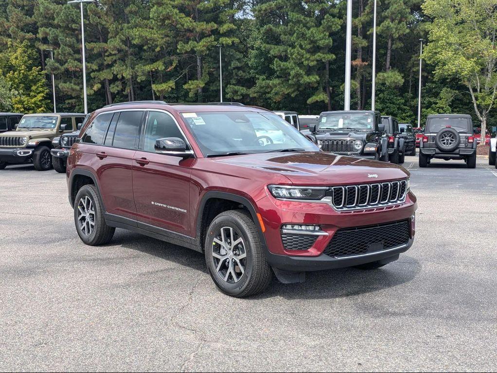 new 2025 Jeep Grand Cherokee car, priced at $47,032