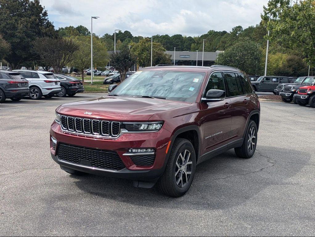 new 2025 Jeep Grand Cherokee car, priced at $47,032
