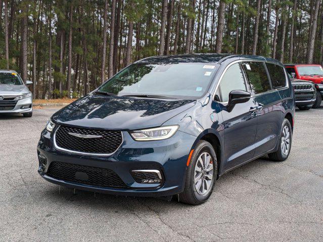 new 2025 Chrysler Pacifica Hybrid car, priced at $54,067