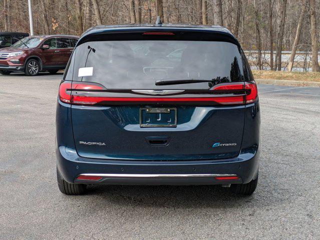 new 2025 Chrysler Pacifica Hybrid car, priced at $54,067