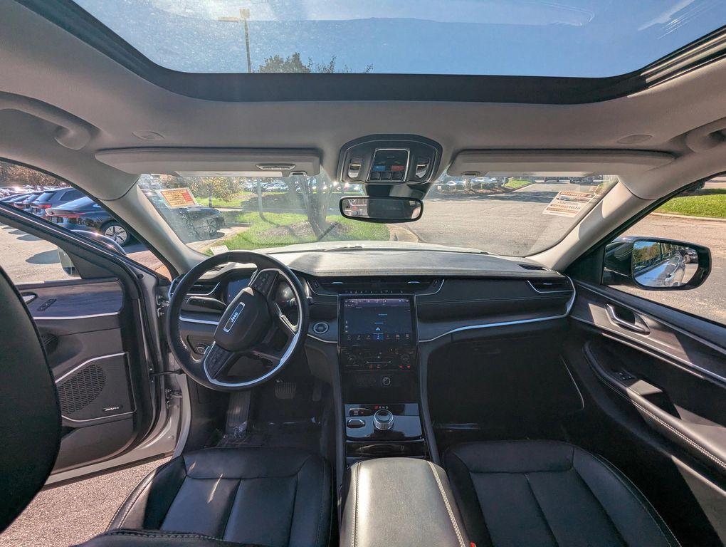 used 2022 Jeep Grand Cherokee car, priced at $25,877