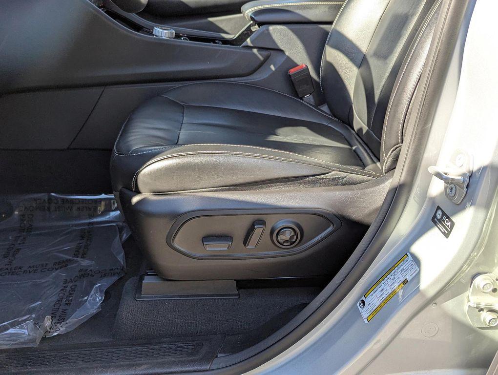 used 2022 Jeep Grand Cherokee car, priced at $25,877