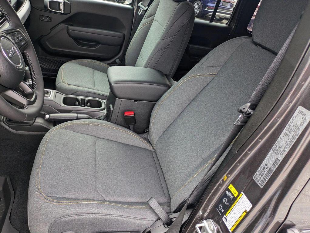 new 2025 Jeep Wrangler car, priced at $47,123