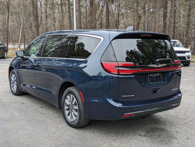 new 2025 Chrysler Pacifica Hybrid car, priced at $48,891