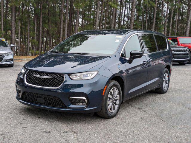 new 2025 Chrysler Pacifica Hybrid car, priced at $48,891