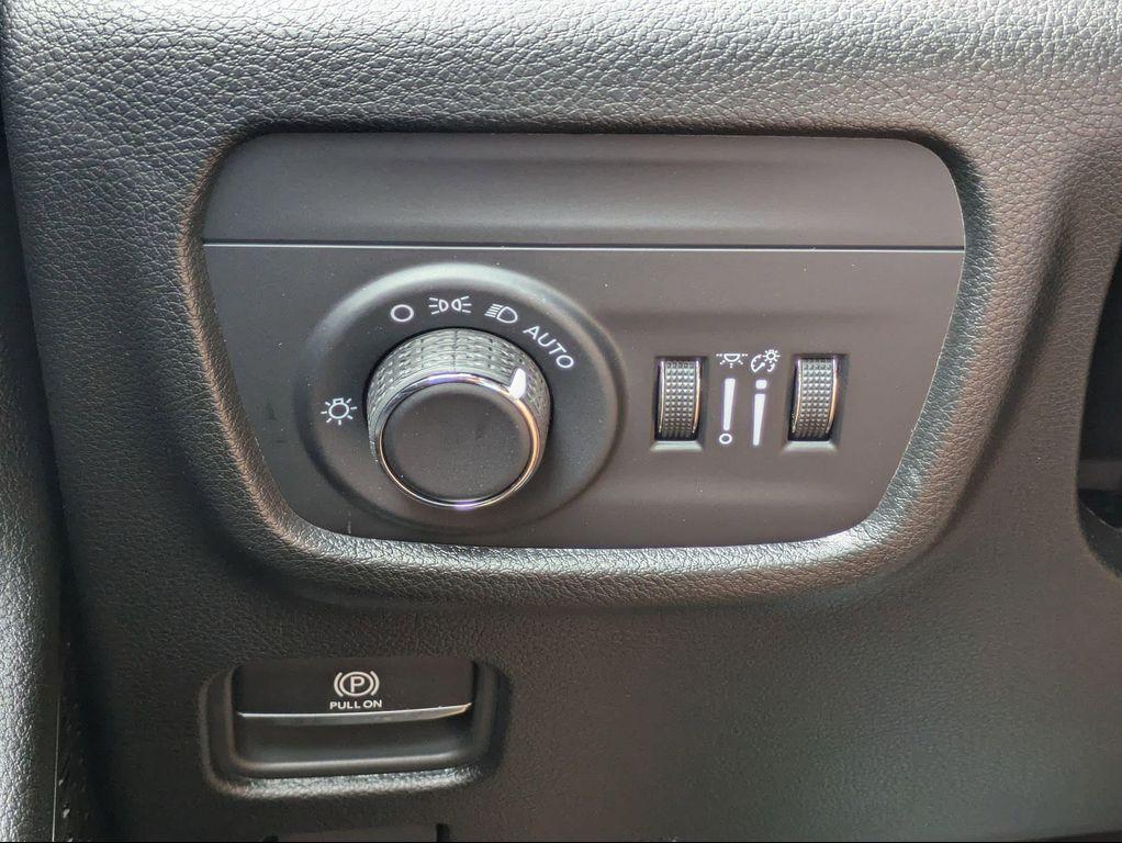 new 2025 Jeep Grand Cherokee L car, priced at $40,567